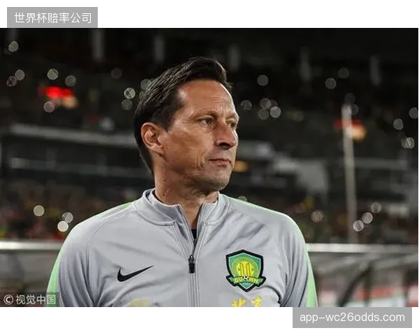 金英权作为后防老将，其防守选位与犯规控制将决定防线稳固度。